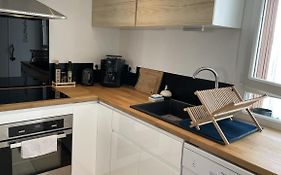 Large Apartment Near The Beaches Of Mourillon